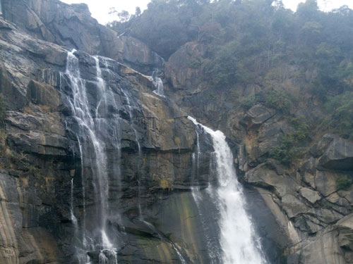 Hundru Waterfall